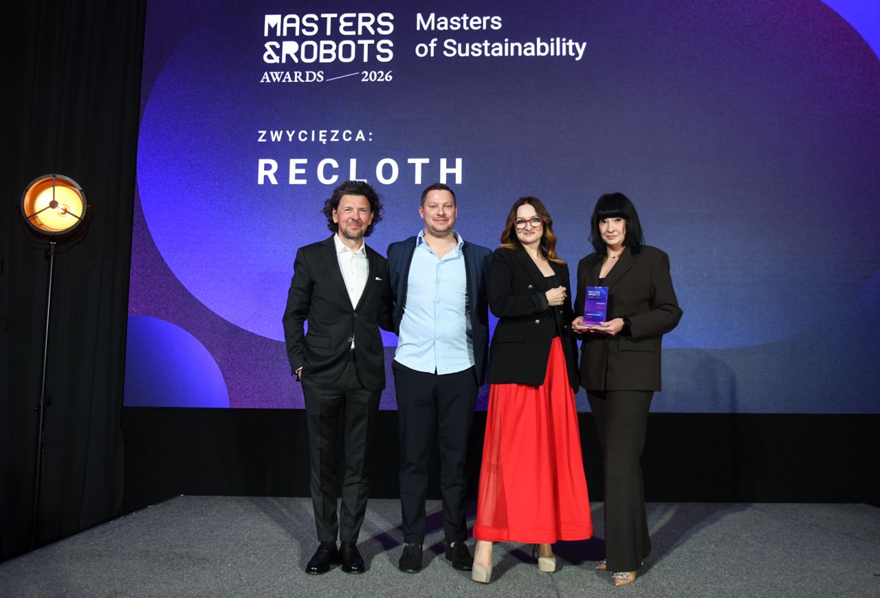 Recloth team with the Masters of Sustainability 2026 statuette on stage