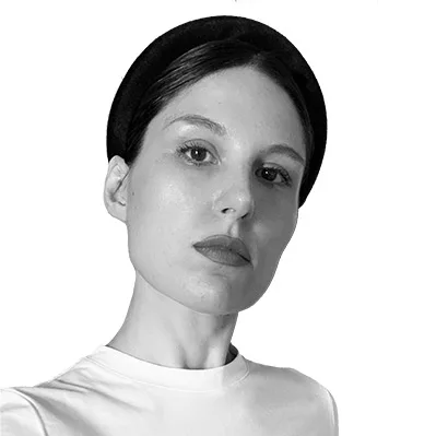 Kari Jaroszyńska is a Creative Director